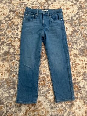 Levi’s women’s 724 straight jeans
